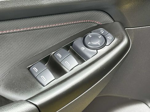Used 2023 Chevrolet TrailBlazer RS w/ Convenience Package AWD/4WD image 16