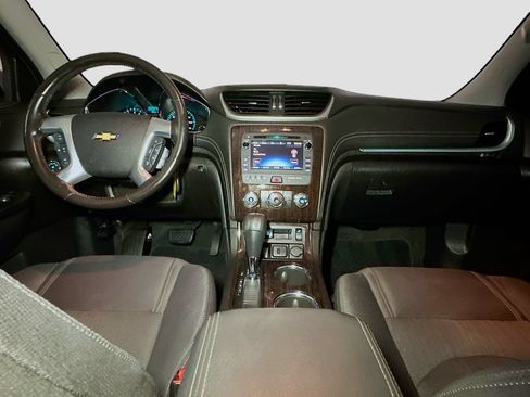 Used 2017 Chevrolet Traverse LT w/ Style and Technology Package AWD/4WD image 9
