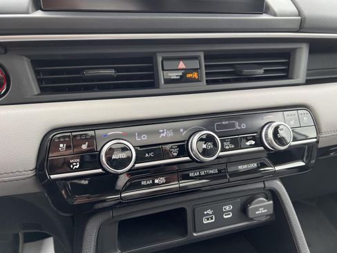 Used 2025 Honda Pilot Elite image 19