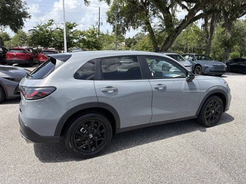 Used 2025 Honda HR-V Sport image 2