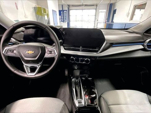 Used 2025 Chevrolet Trax LT w/ Driver Confidence Package FWD image 21