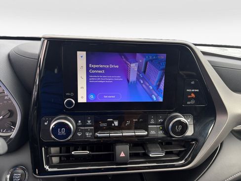 Used 2023 Toyota Highlander XLE FWD image 17