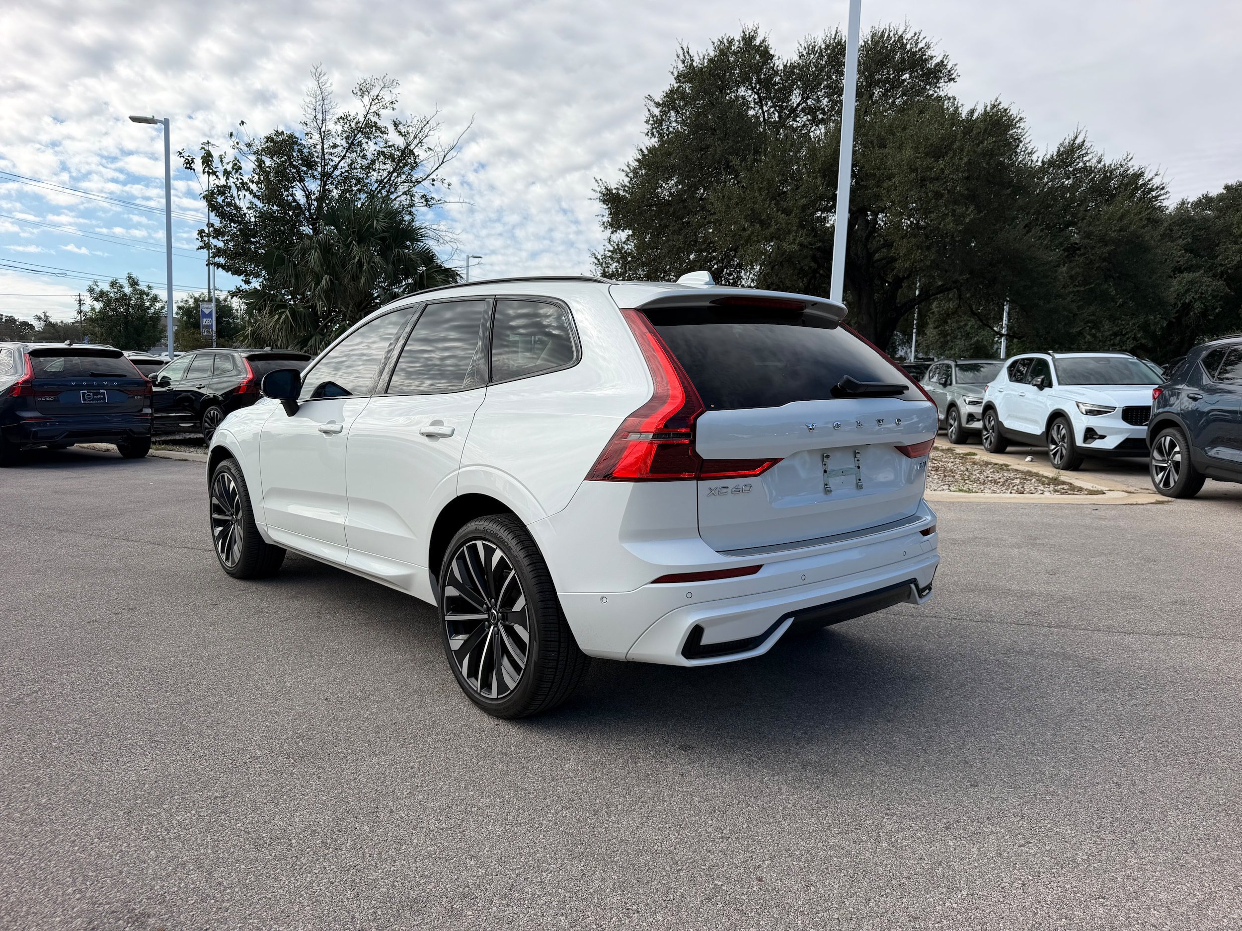 Certified 2026 Volvo XC60 B5 Ultra w/ Protection Package Premier AWD/4WD image 4