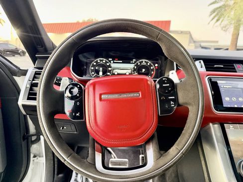 Used 2020 Land Rover Range Rover Sport HST image 11
