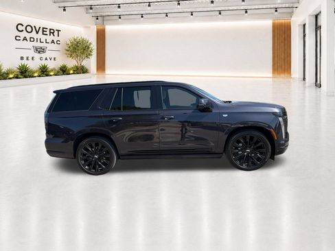 Used 2025 Cadillac Escalade Sport Platinum AWD/4WD image 16
