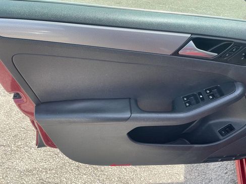 Used 2017 Volkswagen Jetta S image 17