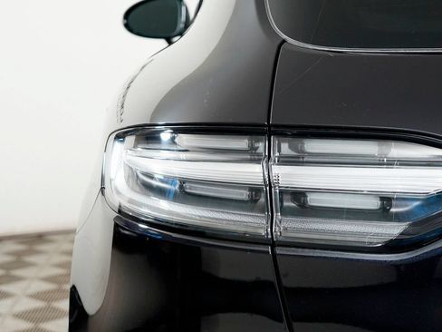 Certified 2026 Porsche Macan AWD/4WD image 12