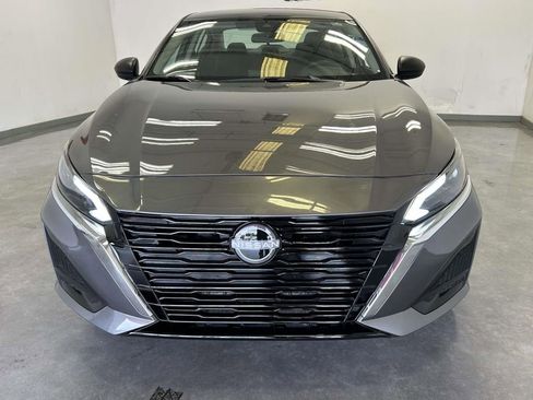 Used 2025 Nissan Altima 2.5 SV FWD image 8
