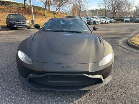 Used 2023 Aston Martin V8 Vantage Roadster image 2