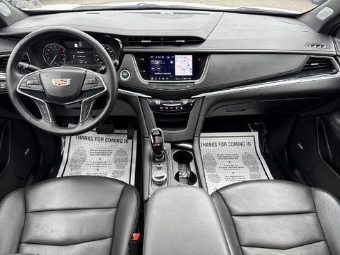 Used 2025 Cadillac XT5 Premium Luxury image 10