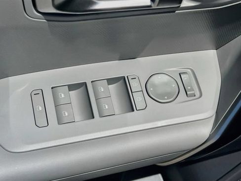 New 2027 Kia Seltos S FWD image 17