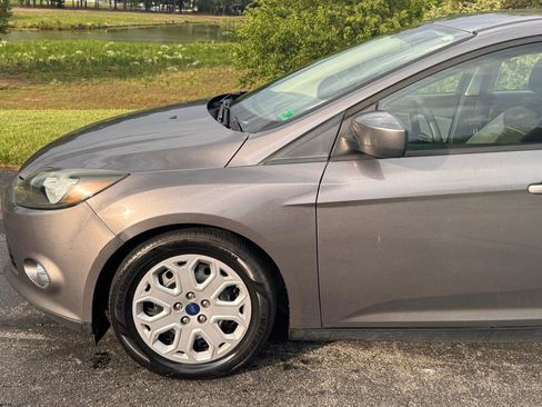Used 2013 Ford Focus SE FWD image 6