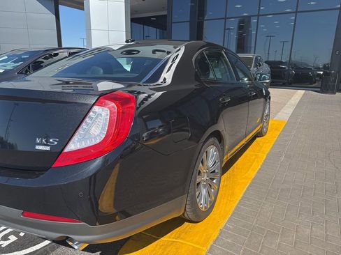 Used 2013 Lincoln MKS AWD image 4