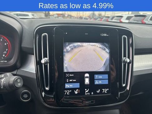 Certified 2022 Volvo XC40 T5 Momentum image 19