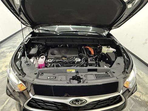Used 2026 Toyota Highlander XLE image 30