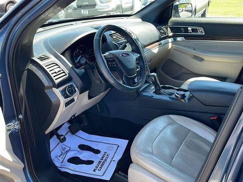 Certified 2018 Ford Explorer Limited w/ Equipment Group 301A AWD/4WD image 9