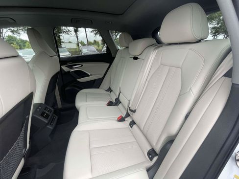 Used 2025 Audi Q5 Prestige AWD/4WD image 13