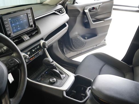Used 2022 Toyota RAV4 LE AWD/4WD image 20