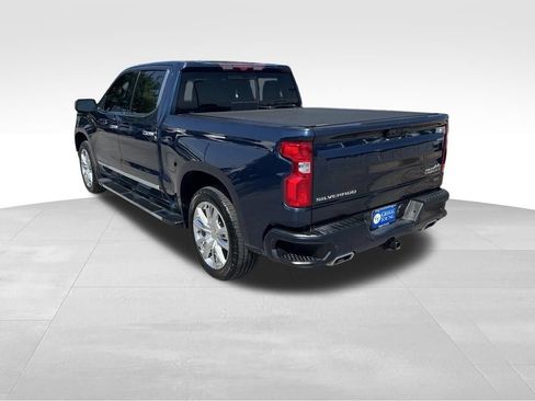 Used 2023 Chevrolet Silverado 1500 High Country w/ High Country Premium Package AWD/4WD image 4