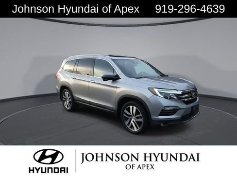 Used 2017 Honda Pilot Touring image 2