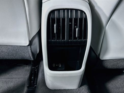 Used 2024 Hyundai Kona SEL FWD image 28