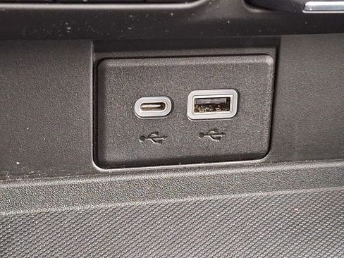 Used 2022 GMC Yukon AT4 image 28