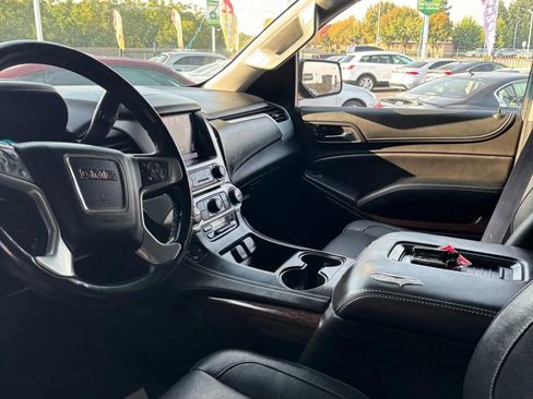 Used 2017 GMC Yukon XL SLT image 10