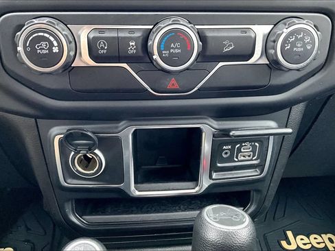 Used 2020 Jeep Wrangler Unlimited Sport AWD/4WD image 15
