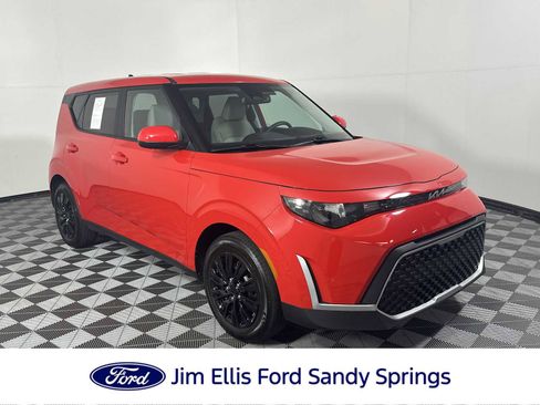 Used 2023 Kia Soul LX FWD image 1
