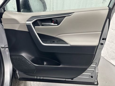 Used 2025 Toyota RAV4 XLE image 54