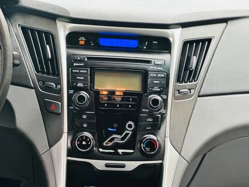 Used 2012 Hyundai Sonata GLS w/ Popular Equipment Pkg FWD image 11