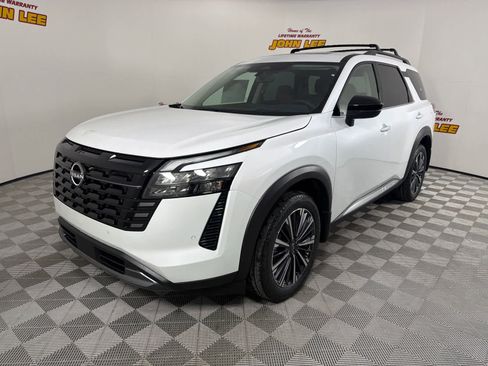 New 2026 Nissan Pathfinder Platinum AWD/4WD image 1