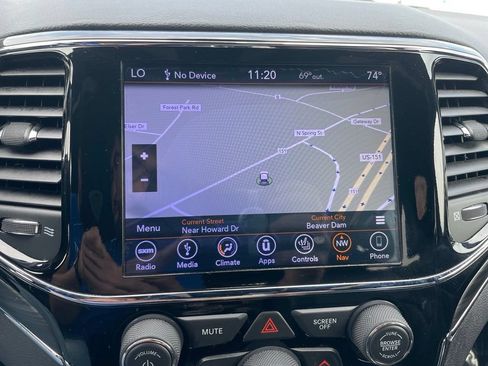 Used 2019 Jeep Grand Cherokee Limited w/ Trailer Tow Group IV AWD/4WD image 16