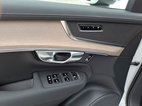 New 2026 Volvo XC90 B5 Core w/ Protection Package AWD/4WD image 13