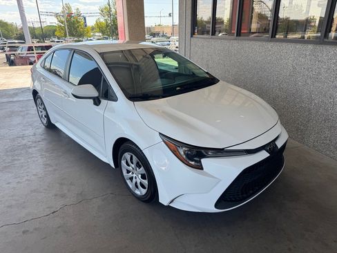 Used 2021 Toyota Corolla LE w/ Carpet Mat Package (TMS) image 38