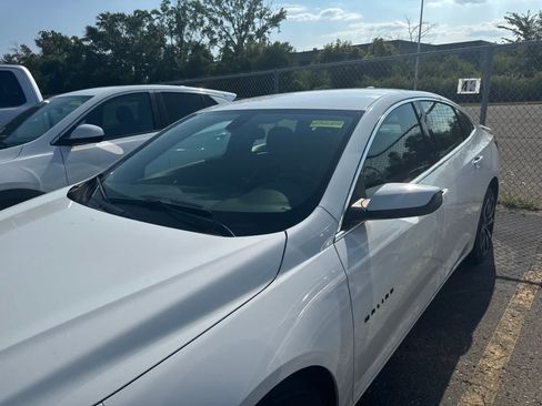 Used 2022 Chevrolet Malibu RS FWD image 14