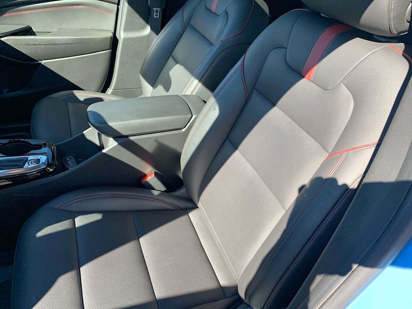 Certified 2024 Chevrolet Trax RS w/ Sunroof Package FWD image 19