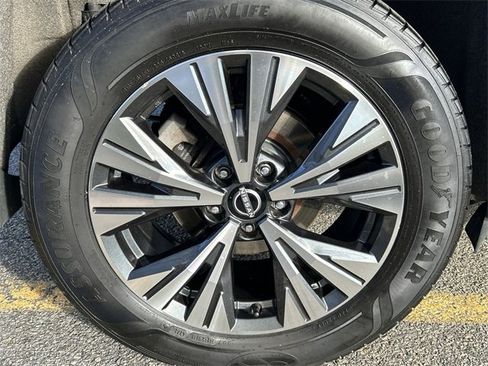 Certified 2022 Nissan Rogue SV w/ SV Premium Package image 12