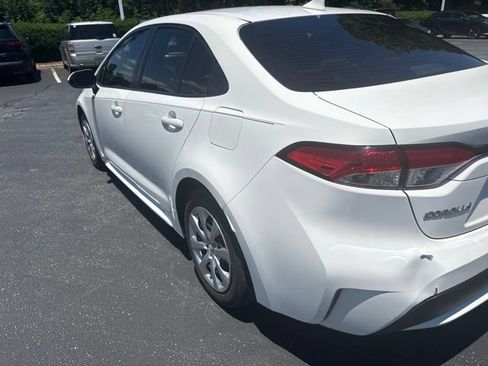 Used 2020 Toyota Corolla LE FWD image 9