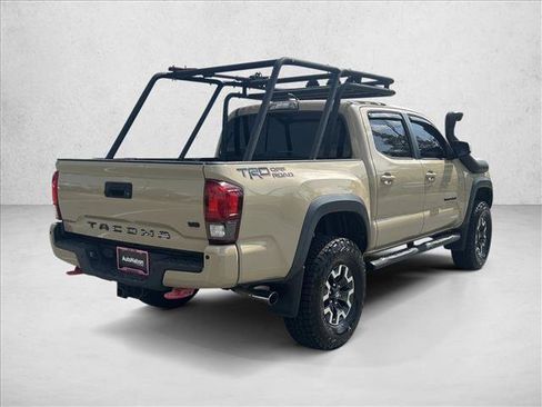 Used 2018 Toyota Tacoma TRD Off-Road w/ Technology Package RWD image 5