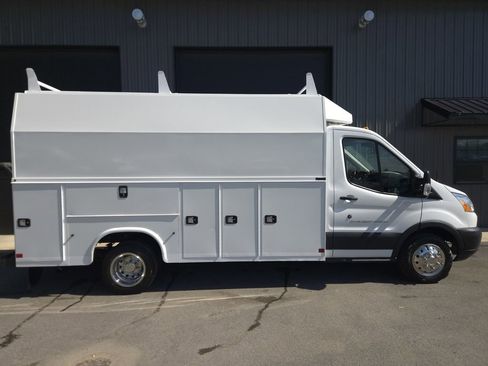 Used 2017 Ford Transit 350 156 DRW w/ Exterior Upgrade Package RWD image 5