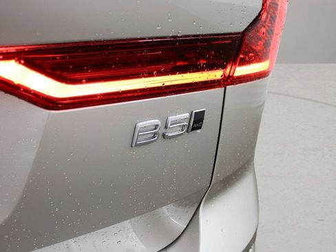 New 2026 Volvo XC60 B5 Core w/ Protection Package Premier image 32