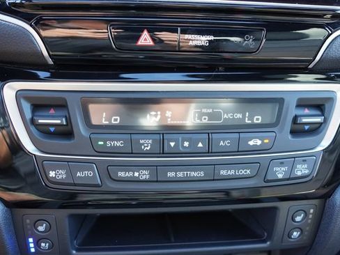 Used 2025 Honda Ridgeline Black Edition image 29