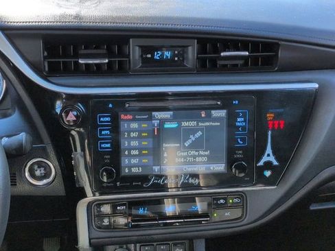 Used 2018 Toyota Corolla XLE image 17