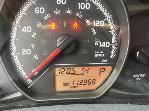 Used 2015 Toyota Yaris L FWD image 14