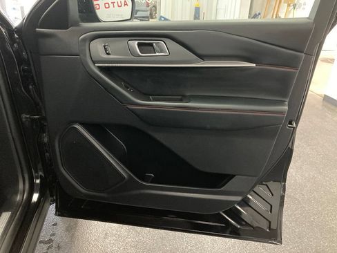Used 2025 Ford Explorer ST-Line w/ ST-Line Street Pack AWD/4WD image 48