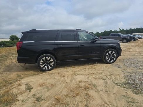 Used 2025 Ford Expedition Max Platinum w/ Driver's Package AWD/4WD image 11