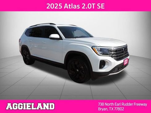Used 2025 Volkswagen Atlas SE FWD image 1