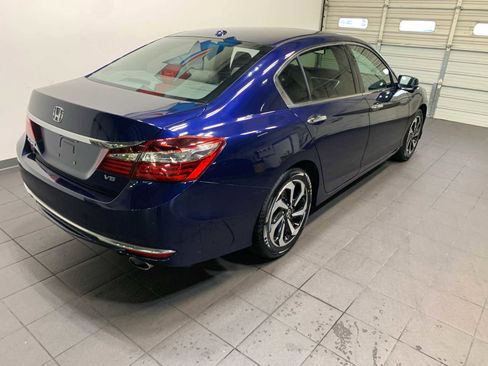 Used 2017 Honda Accord EX-L image 3