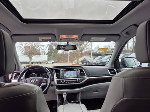 Used 2016 Toyota Highlander Limited image 13